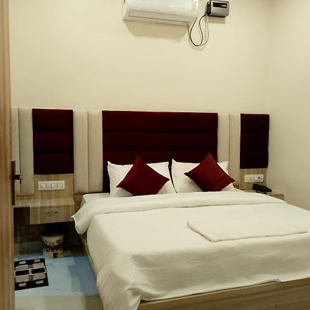 Hotel Lr Delite Inn Mathura Kültér fotó