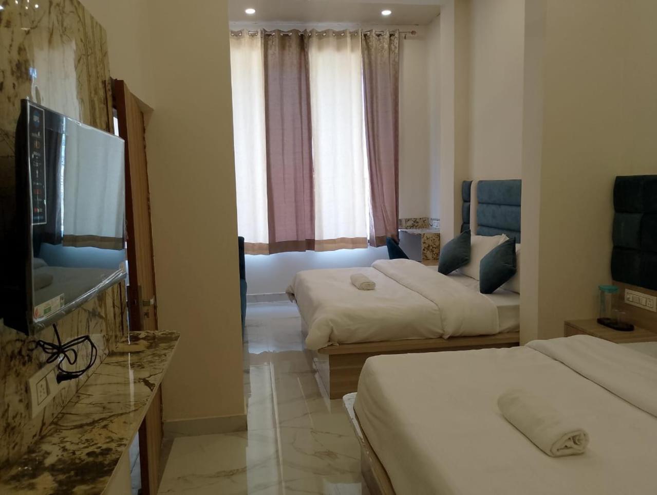 Hotel Lr Delite Inn Mathura Kültér fotó