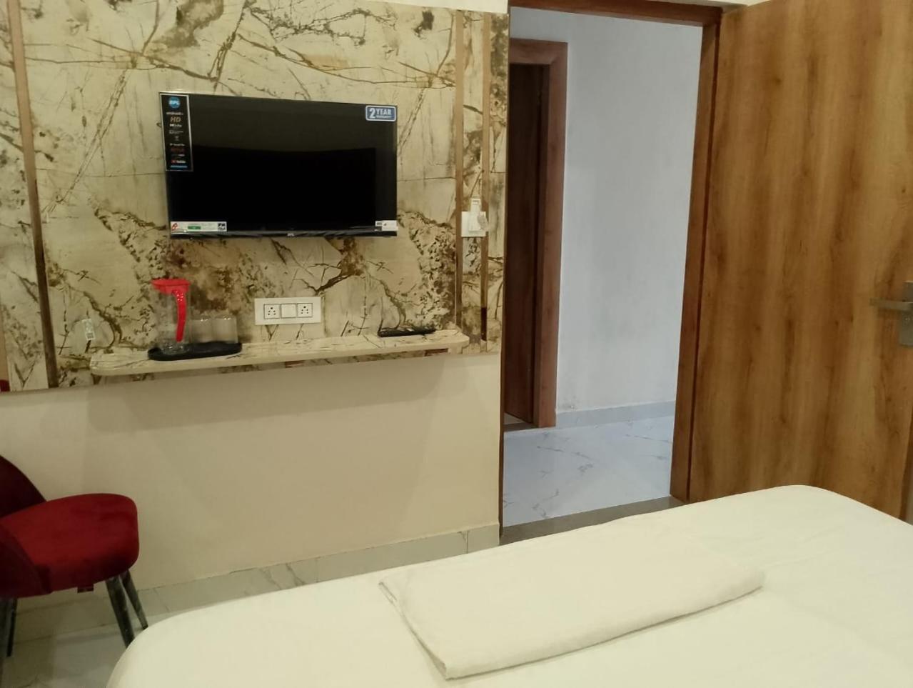 Hotel Lr Delite Inn Mathura Kültér fotó