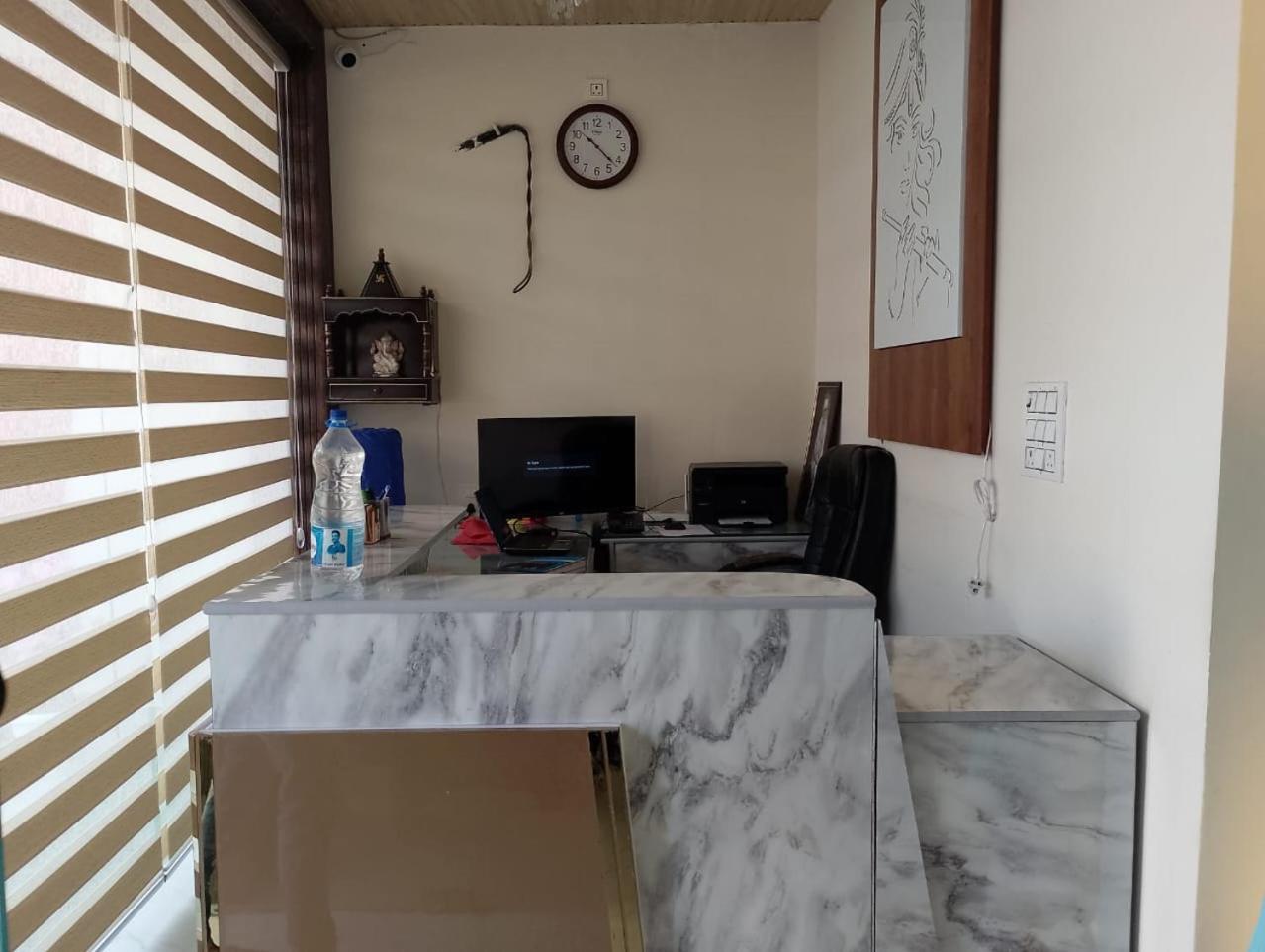 Hotel Lr Delite Inn Mathura Kültér fotó
